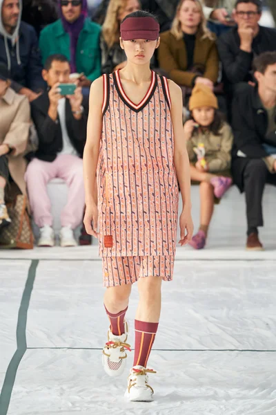 Look 19
